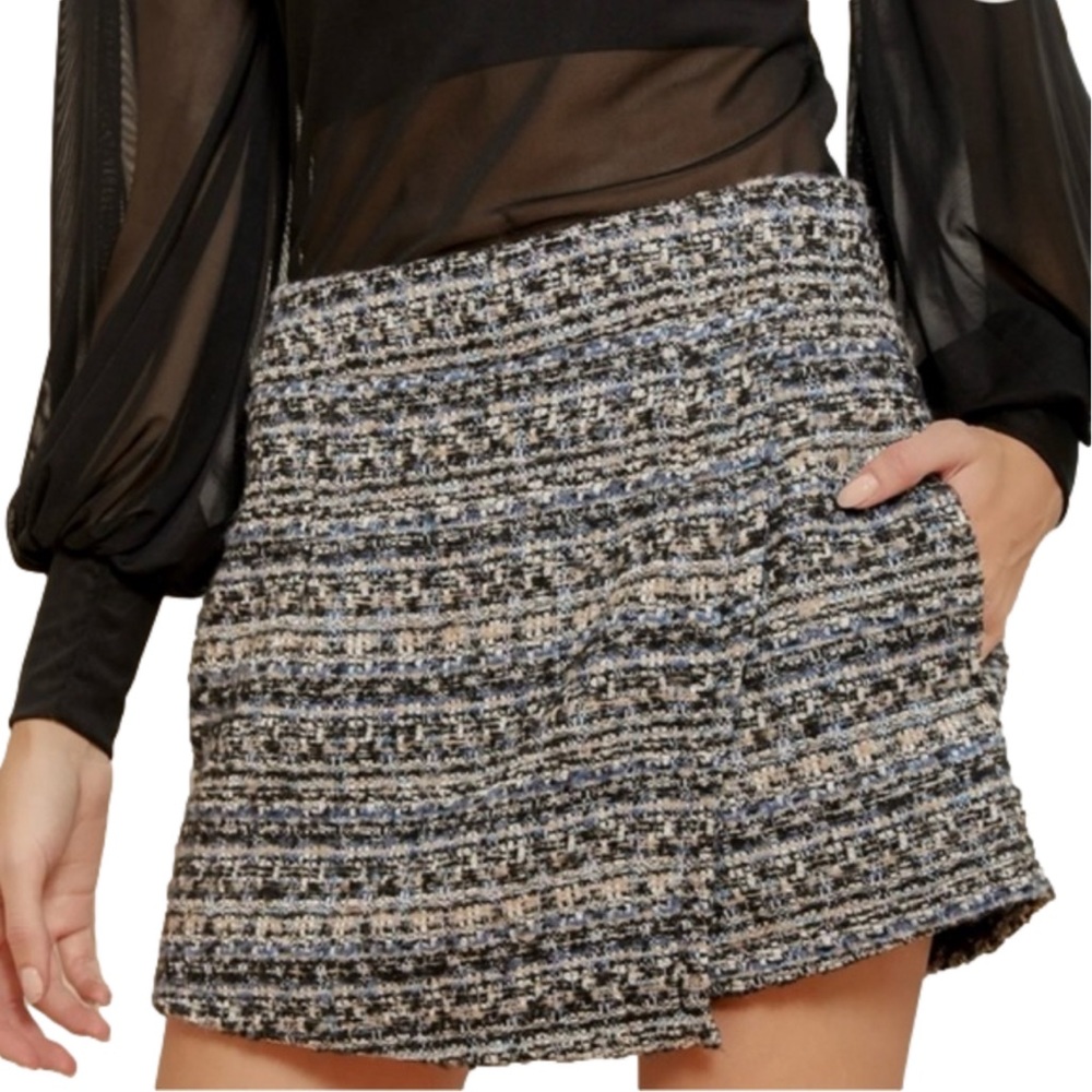 Lulu’s Warmth & Cheer Black Multi Tweed Asymmetrical Skort
